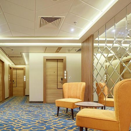 ורנאסי Hotel Four Element מראה חיצוני תמונה